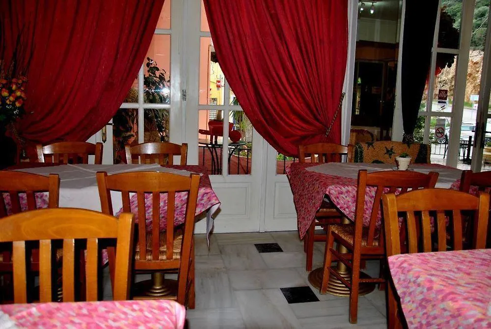 Odysseus Palace Poros  Aparthotel Poros (Kefalonia)